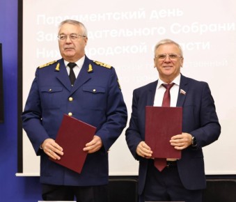 Сегодня подписали соглашение о сотрудничестве с ректором Волжского государственного университета водного транспорта Игорем Кузьмичевым